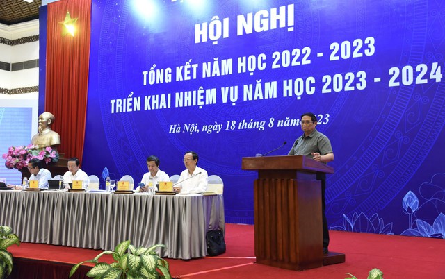 Kiên trì đổi mới căn bản, toàn diện giáo dục đào tạo và tập trung giải quyết 6 vấn đề nổi lên