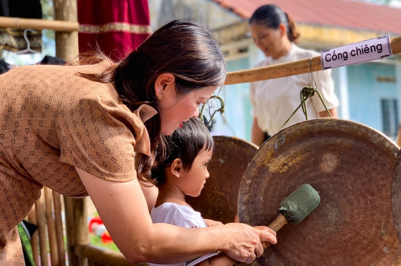 Đưa nhạc cụ dân tộc vào trường mầm non hướng học sinh về nguồn cội