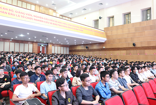 Tổ chức “Tuần sinh hoạt công dân – sinh viên” năm học 2023 – 2024