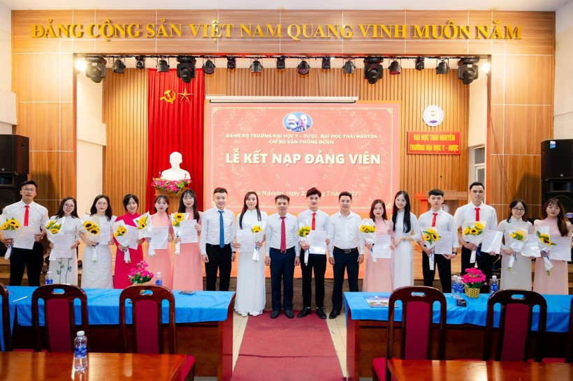 Đẩy mạnh xây dựng đội ngũ đảng viên trẻ trong trường đại học