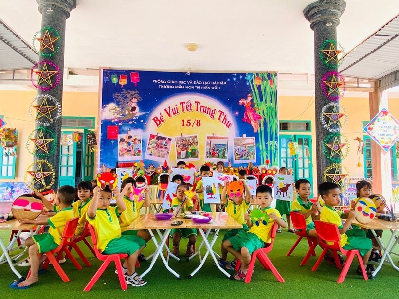 Quan tâm tới trẻ có hoàn cảnh khó khăn nhân dịp Tết Trung thu