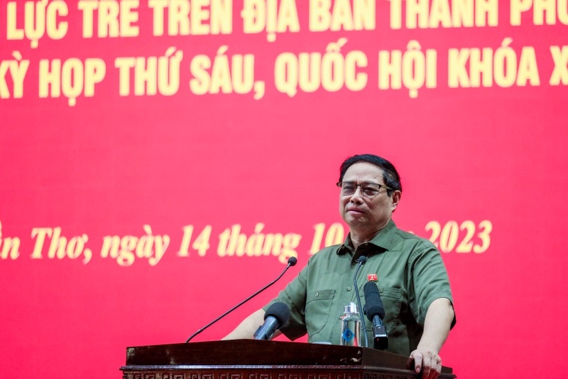 Thủ tướng tiếp xúc cử tri thanh niên, sinh viên, lao động trẻ ở Cần Thơ