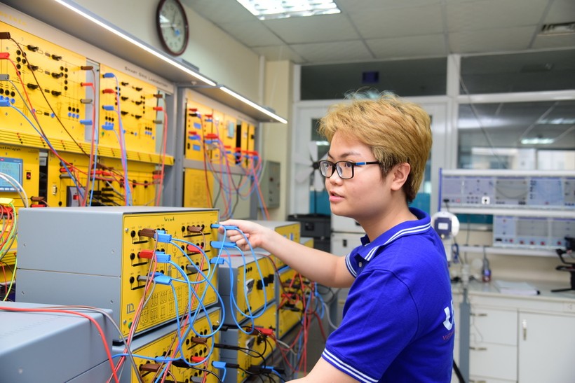 Bộ GD&ĐT đề xuất 3 nhóm chính sách trong đào tạo nhân lực bán dẫn, vi mạch