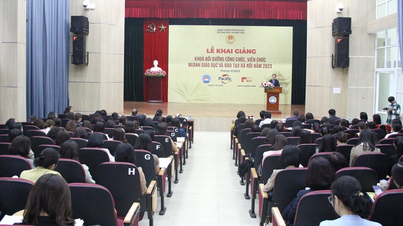 Hơn 200 cán bộ quản lý trường mầm non tham gia khóa bồi dưỡng chuyên môn