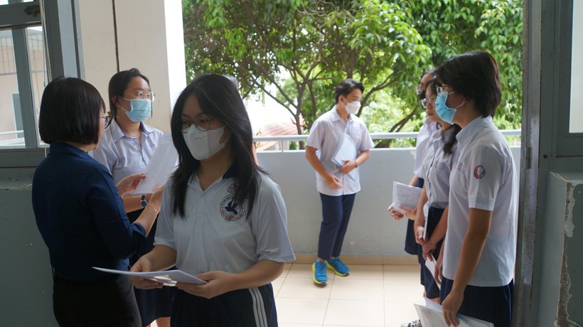 TPHCM dừng tuyển lớp 10 không chuyên tại 2 trường