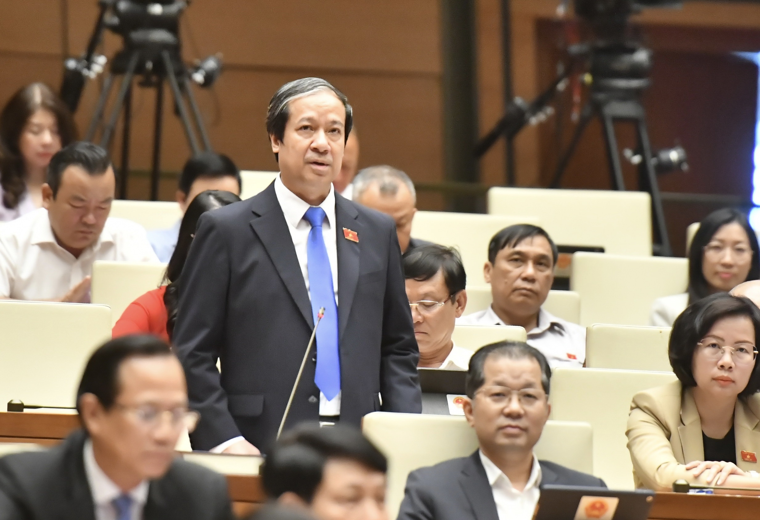 Bộ trưởng Nguyễn Kim Sơn: Giáo viên vẫn gặp khó khăn về mức lương