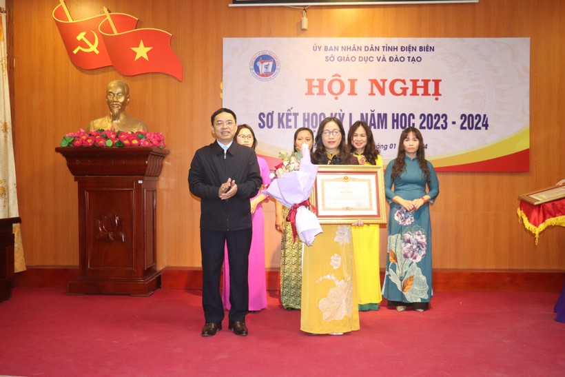 5 cá nhân ngành giáo dục Điện Biên nhận Bằng khen của Thủ tướng Chính phủ
