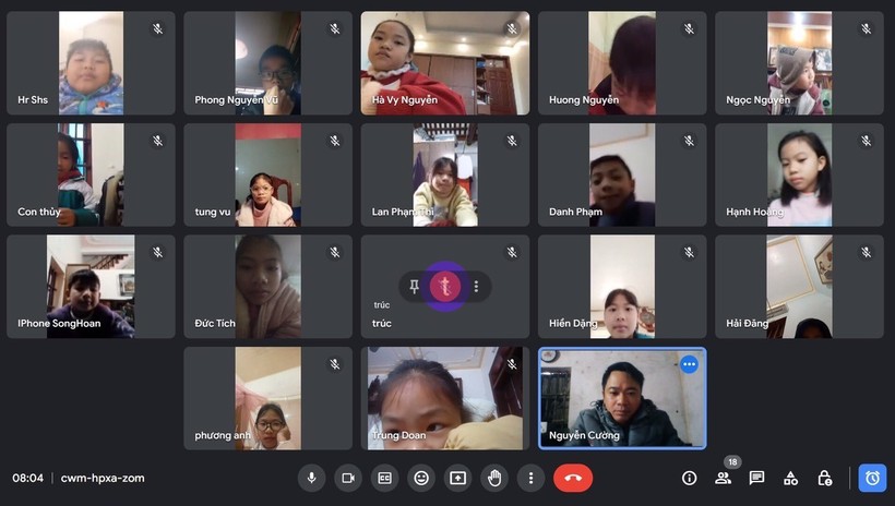 Học sinh Nam Định tham gia học trực tuyến ngày giá rét