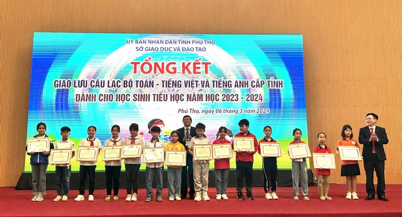 Học sinh Phú Thọ hào hứng tham gia giao lưu CLB Toán – Tiếng Việt và Tiếng Anh