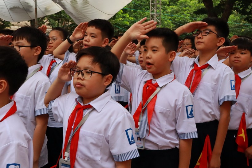 Hà Nội dừng tuyển sinh lớp 6 Trường THPT chuyên Hà Nội – Amsterdam