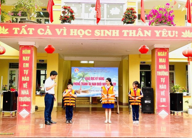 Trang bị kỹ năng phòng tránh tai nạn đuối nước cho trẻ