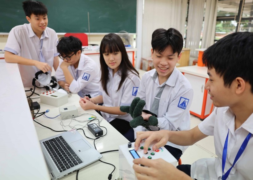 Hà Nội khen thưởng 820 học sinh tiêu biểu, xuất sắc