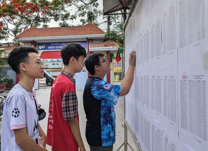 Hơn 25 nghìn thí sinh Hải Phòng bước vào môn thi đầu tiên của kì thi vào lớp 10