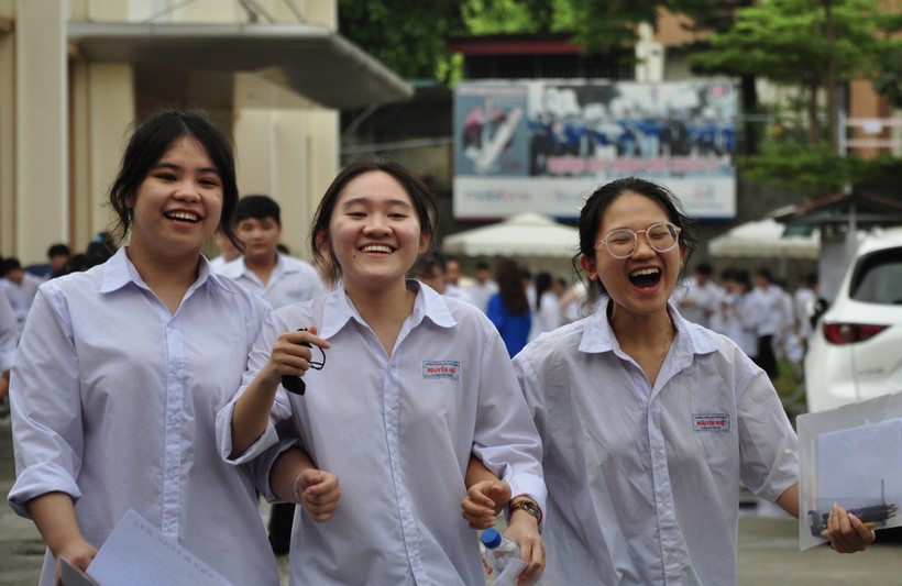 Nụ cười rạng rỡ xua tan áp lực mùa thi