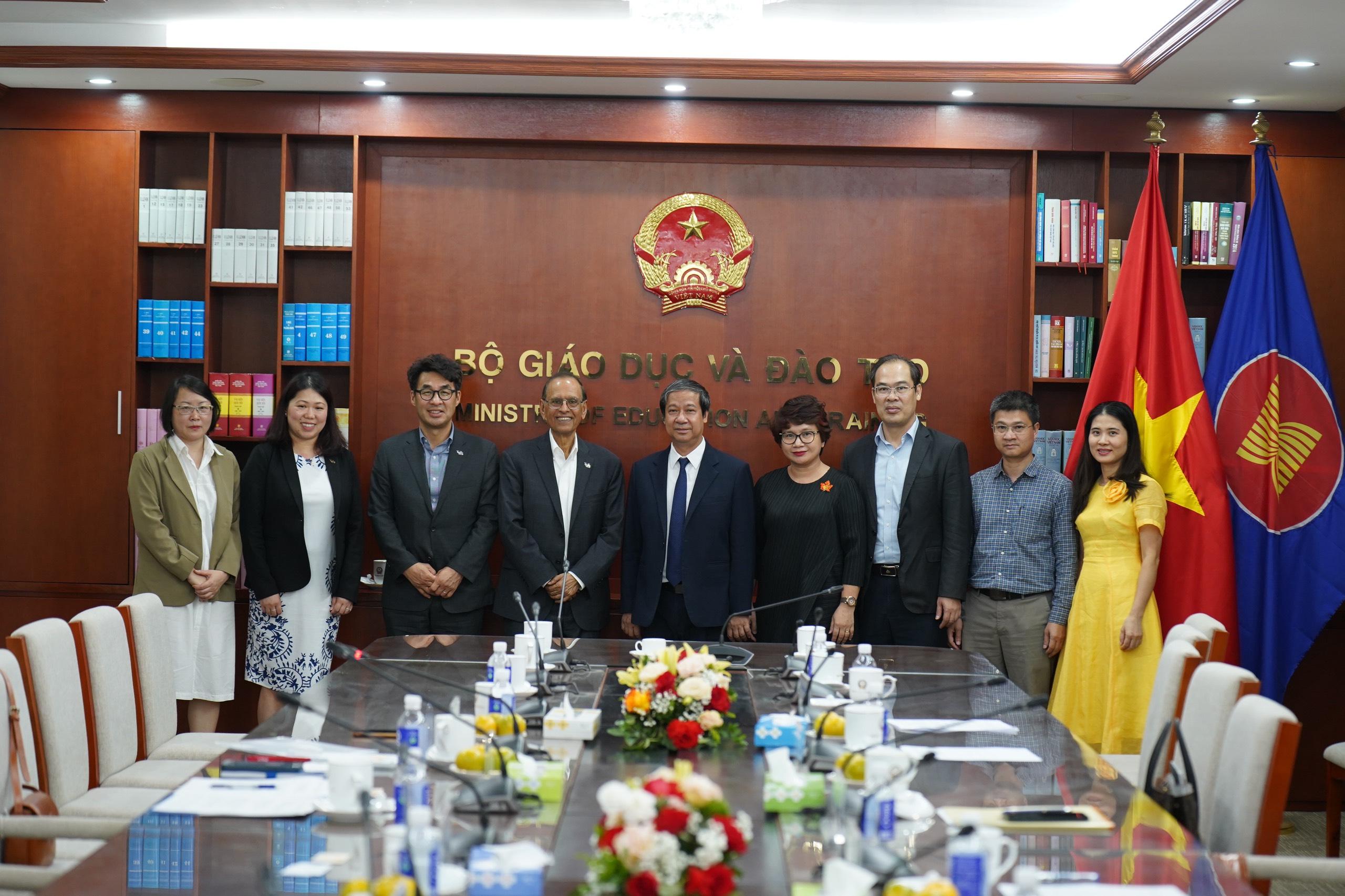 Bộ trưởng Nguyễn Kim Sơn làm việc với lãnh đạo ĐH Buffalo, Hoa Kỳ