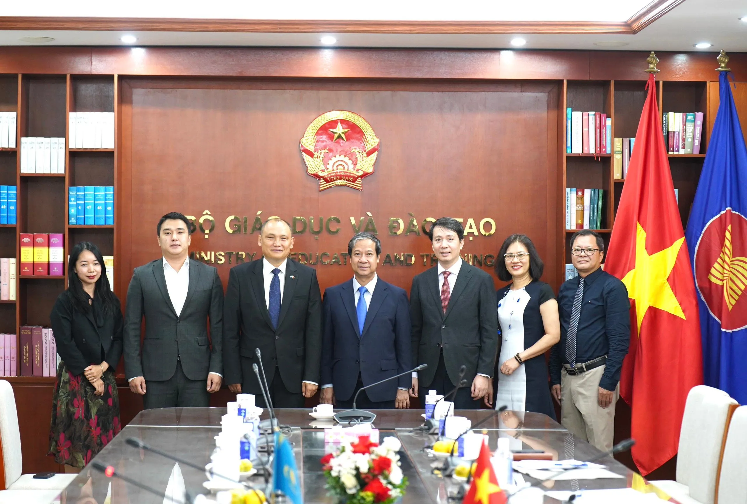 Phát huy tiềm năng hợp tác giáo dục Việt Nam và Kazakhstan