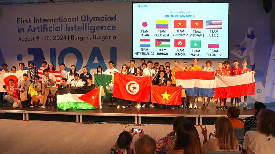Việt Nam đạt thành tích xuất sắc tại Olympic trí tuệ nhân tạo quốc tế