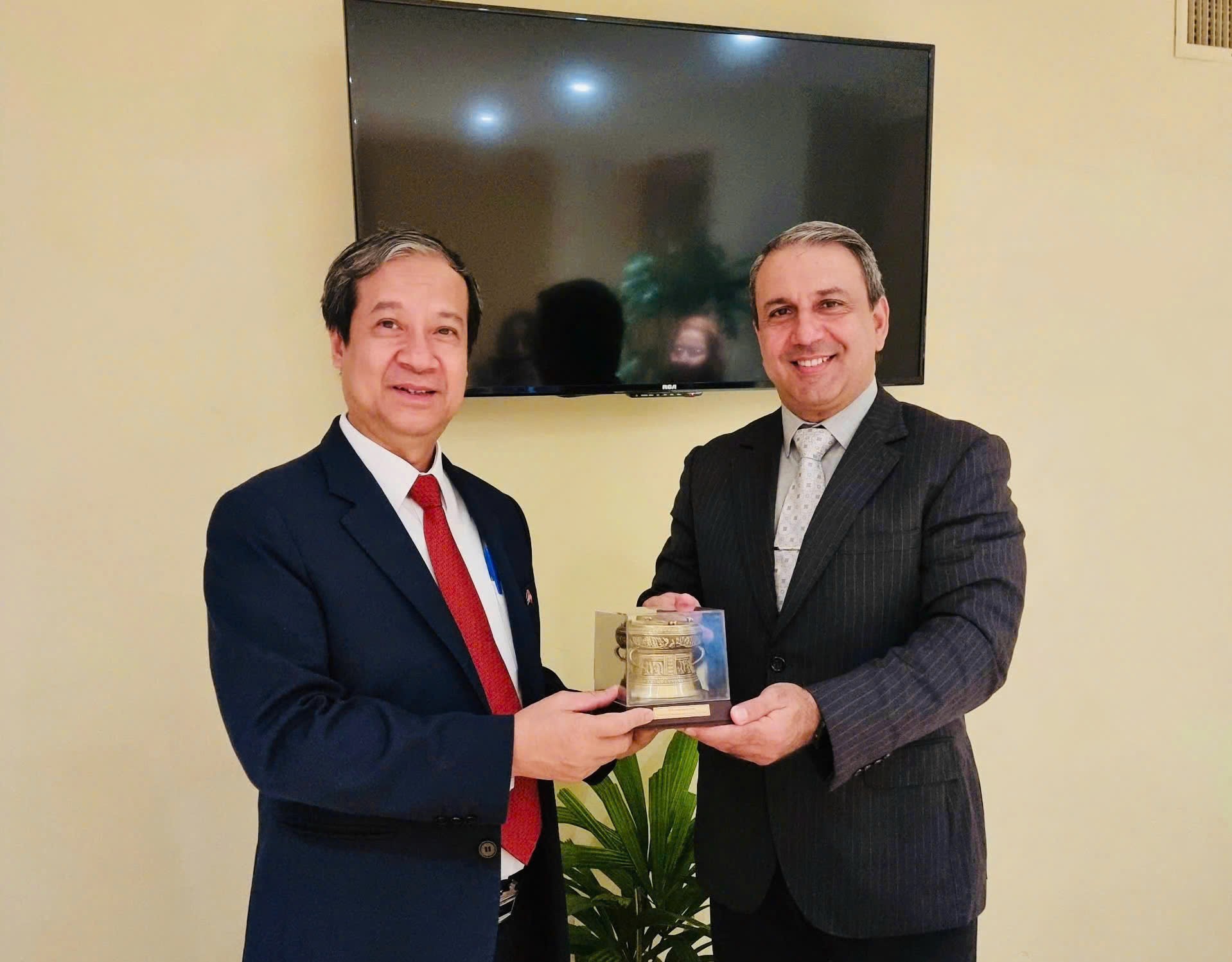 Đẩy mạnh hợp tác giáo dục tương xứng với quan hệ đặc biệt Việt Nam – Cuba