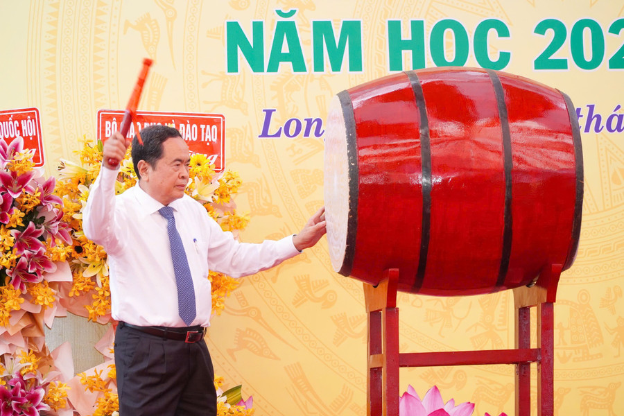 Mỗi thầy cô là tấm gương tự học, truyền cảm hứng cho học sinh