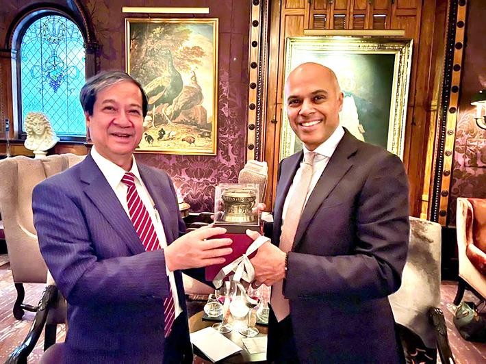 Tăng cường hợp tác đưa tiếng Anh trở thành ngôn ngữ thứ 2 trong trường học