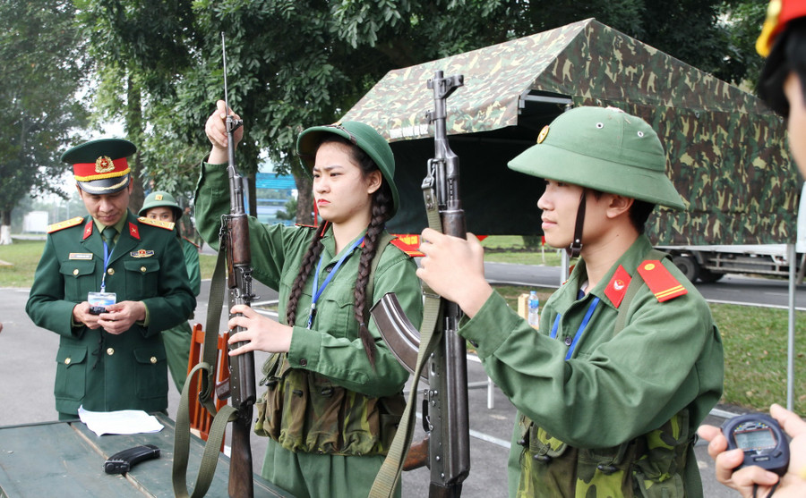 Kết hợp chặt chẽ giáo dục quốc phòng an ninh với giáo dục đạo đức, lối sống