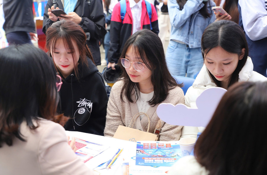 Tuyển sinh đại học năm 2025 sẽ không hạn chế số lượng tổ hợp xét tuyển