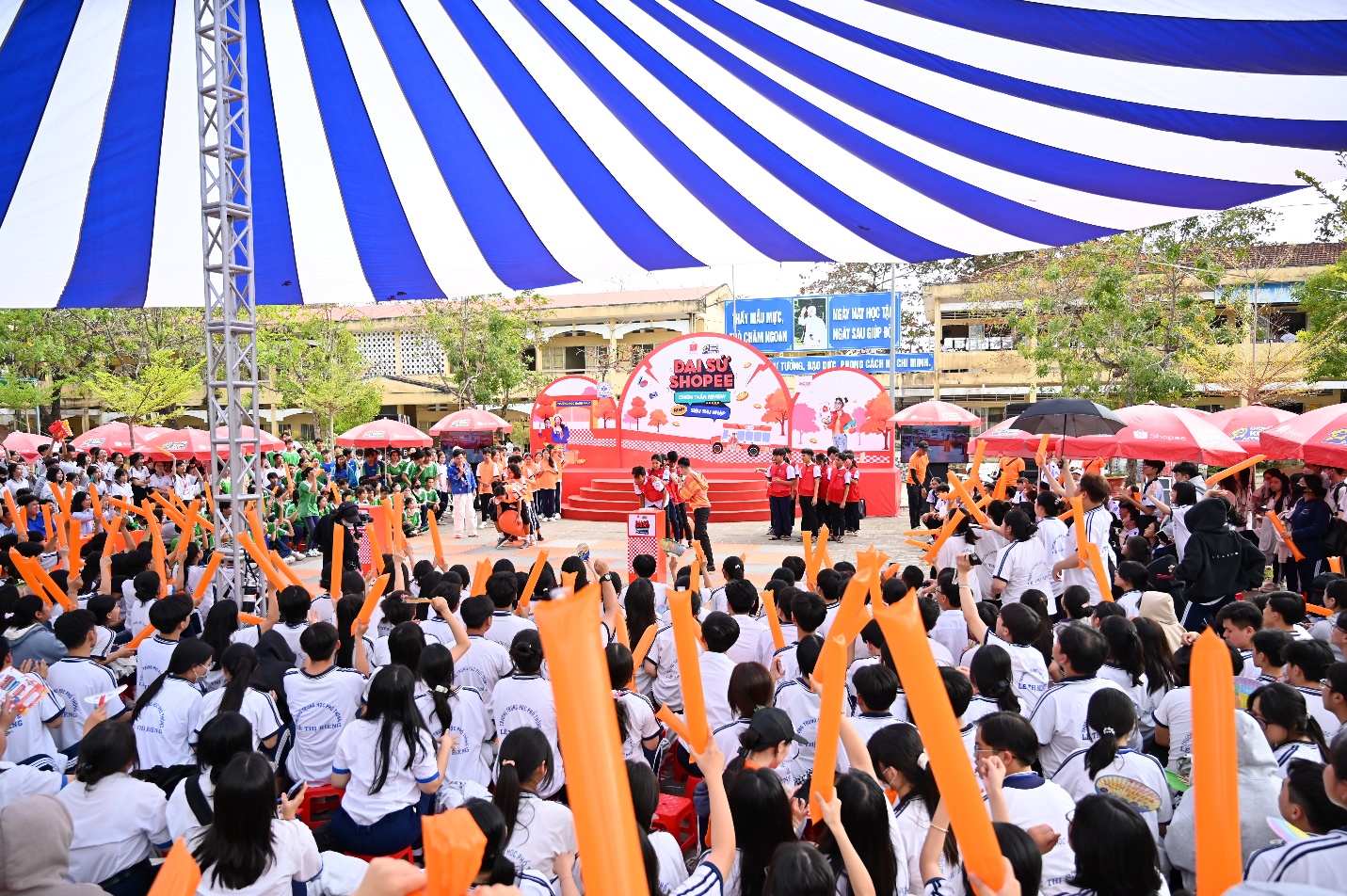 Trường Học Hạnh Phúc “Bùng nổ” với loạt trò chơi vận động sáng tạo dành cho học sinh THPT