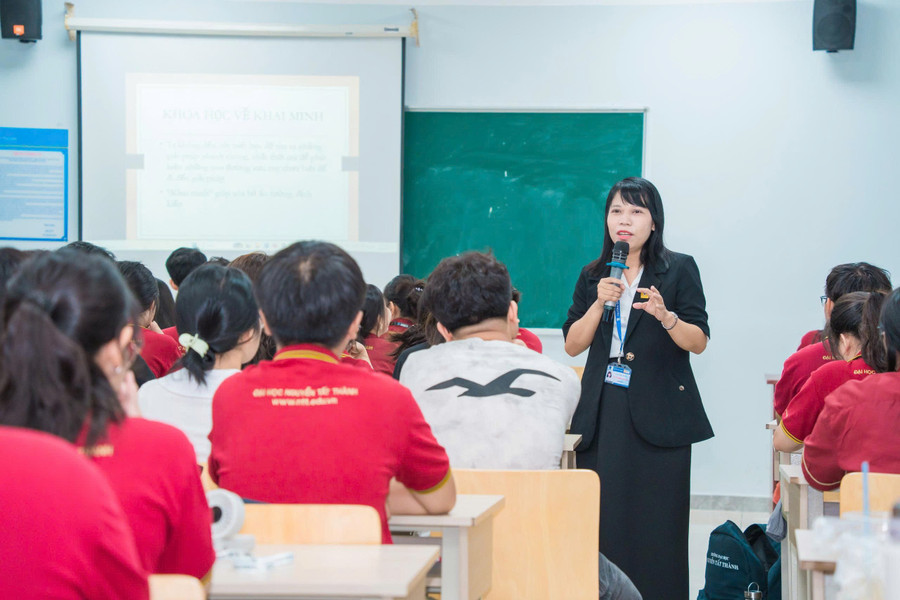 Vận dụng tư tưởng Hồ Chí Minh thúc đẩy học tập suốt đời trong trường đại học